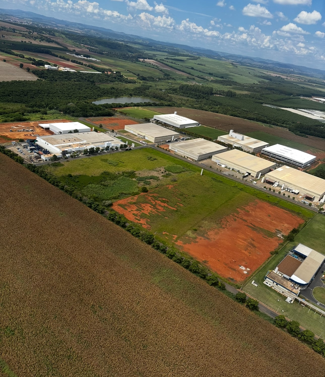 Área industrial em Santo Antônio de Posse SP vista área.